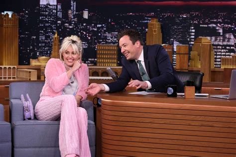 Miley Cyrus And Jimmy Fallon Make Funny Faces