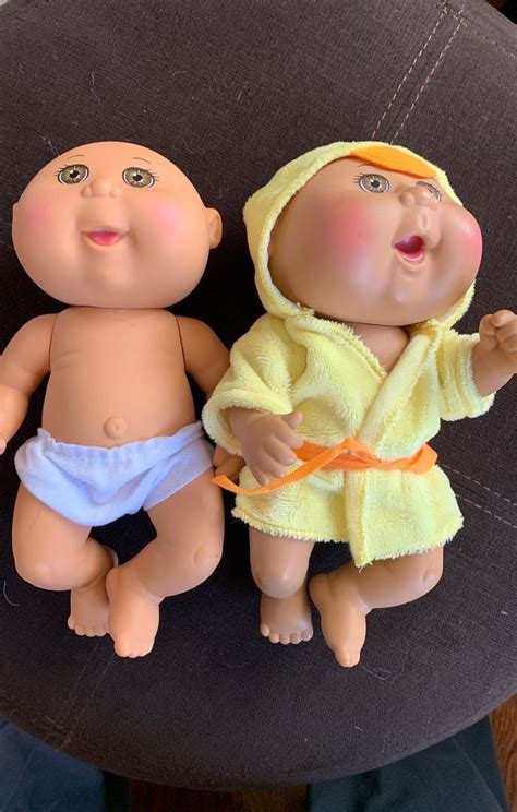 What we can confirm for sure is that you will want to have a safe and comfy place to wash your little one when you're ready to give it a go. Two cabbage patch dolls, approx 9 inch. Can be taken in ...