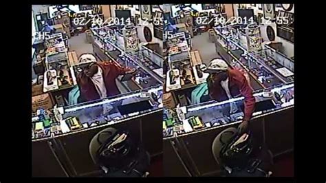 Deputies Search For Pawn Shop Thief