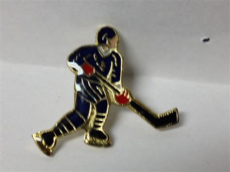 Hockey Player Lapel Hat Pin New Gettysburg Souvenirs Gifts