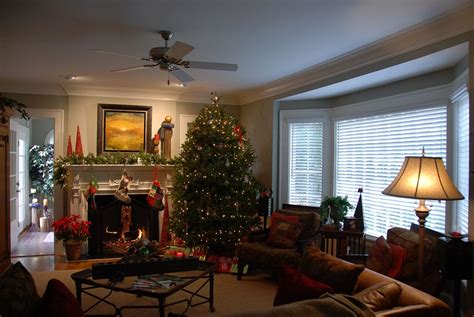 30+ Beautiful Living Room Christmas With Fireplace Ideas - DEXORATE
