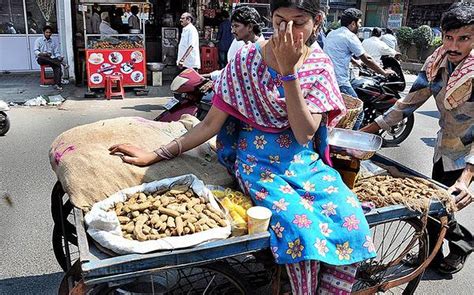 Indias Street Vendors Are Micro Entrepreneurs Yet They Struggle For