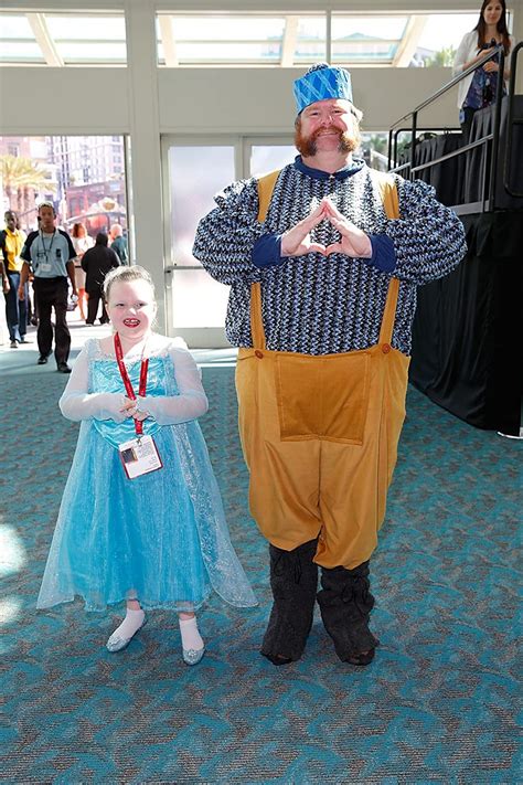 Elsa And Oaken At San Diego Comic Con Rfrozen