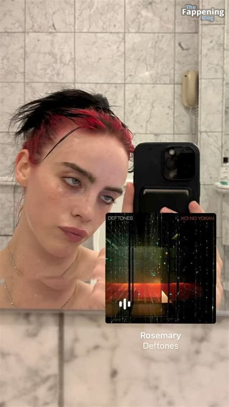 Billie Eilish Takes Selfies In The Shower Photos Jihad Celebs