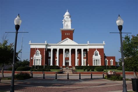 Photo Lee County Courthouse