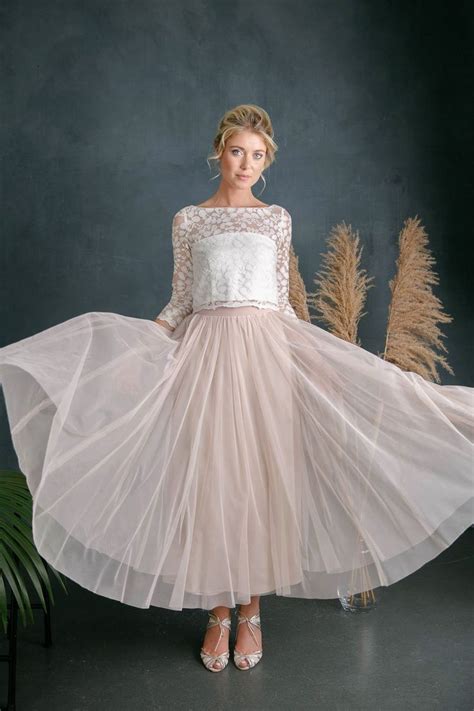 Brautkleider in der farbe blush liege im trend. Tüllrock Blush, wadenlang, fließender Softtüll - Farrah ...