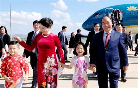 From wikimedia commons, the free media repository. Prime Minister Website | PM arrives in Canberra, starting ...