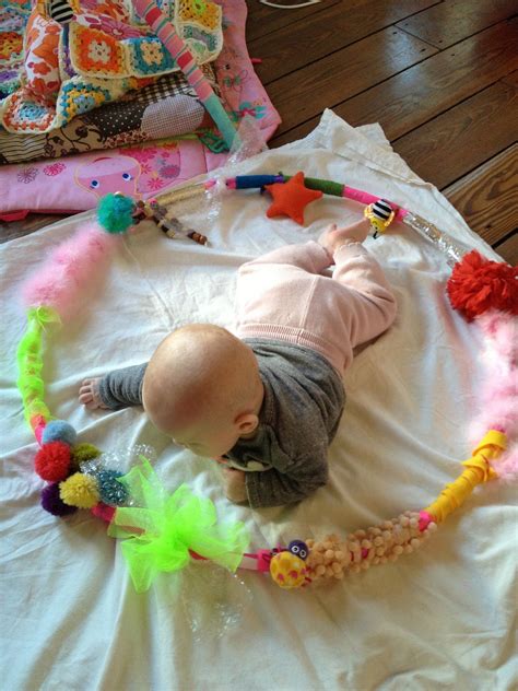 Now you have a ton of great ideas for exciting sensory. Sansering til lille Vigga... | Baby toys diy, Infant activities, Baby sensory