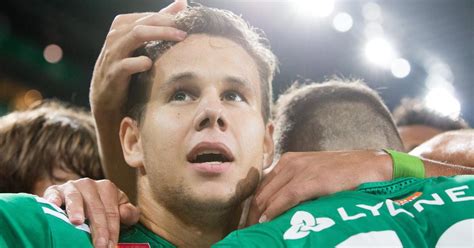 He also represents the austrian national team. Louis Schaub bleibt bis 2020 bei Rapid | kurier.at