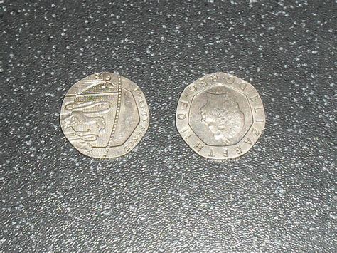 2 Genuine Rare Undated 20p Coin Royal Mint Error Coin No Date 20 Pence