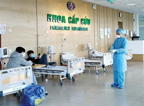 Theo giám đốc bệnh viện bệnh nhiệt đới trung ương, khoa khám bệnh ở kim chung và khoa khám bệnh tại giải phóng, khoa khám bệnh theo yêu cầu, khoa nhi phải phối hợp với phòng công tác xã hội thông báo cho các bệnh nhân điều trị ngoại trú lịch tái khám và hướng dẫn người bệnh. Nhận định nguyên nhân nhiễm COVID-19 của bác sĩ Bệnh viện ...