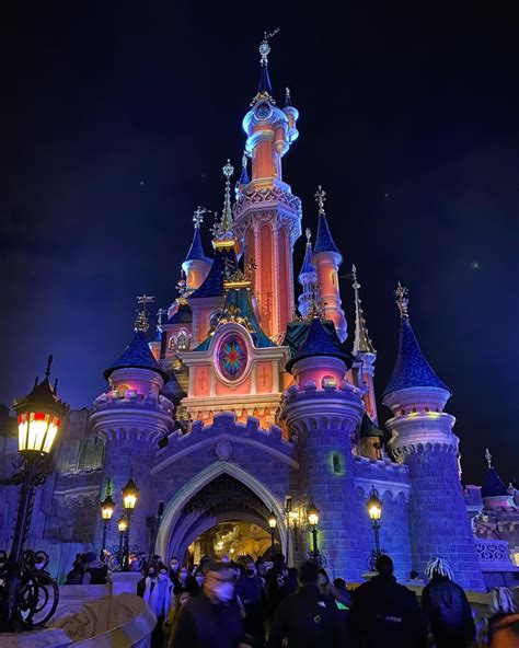 Disneyland Paris On Twitter Et Vous Vous Préférez Admirer Le Château