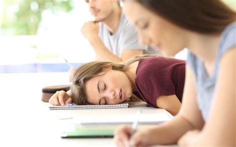 Sleep Deprivation In College Students What Will Happen And How To Cope