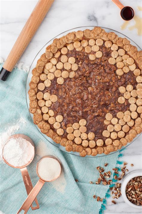 It might be wise to choose a crust that is all butter or a high ratio of butter in combination with another fat if the pie is definitely going to be. 3 pie crust decorating ideas - The House That Lars Built