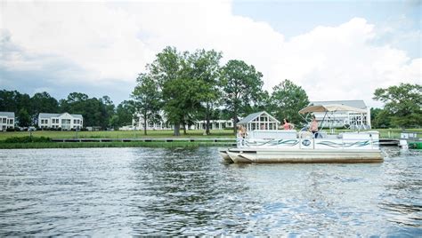 Looking For A Relaxing Escape On A Breathtaking 1800 Acre Lake Then