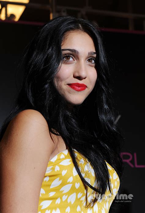 Последние твиты от lourdes maria leon (@lourdesmleon). Lourdes Leon Luks Legiciously Hott in Yellow Dress ...