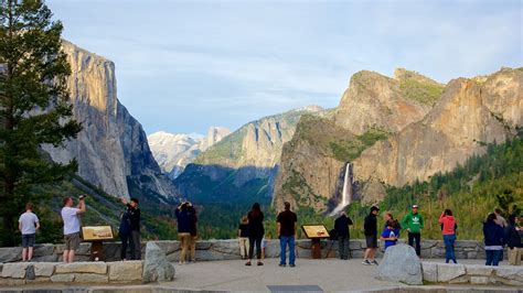 Tunnel View In Yosemite National Park California Expedia