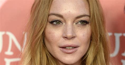 Lindsay Lohan Finger Wound Boating Accident