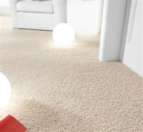 Infloor heating systems accommodate a variety of floor coverings, including ceramic tile, laminates, vinyl, stone, wood, and carpet. Infloor Hotel Cottel Teppichboden Gelb/beige - allfloors ...