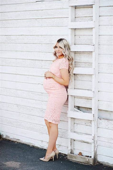 7 Tips For What To Wear To Your Maternity Shoot