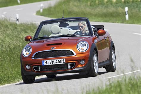 2011 mini cooper convertible is one of the successful releases of mini. 2011 MINI Cooper Price, MPG, Review, Specs & Pictures