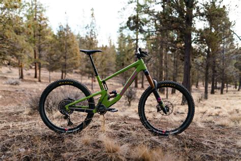 First Ride Report: The New Santa Cruz Nomad V5 - The Loam Wolf