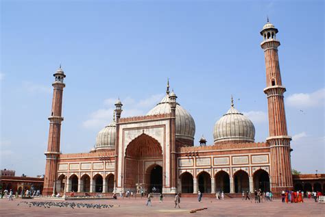 Booking.com property partners should not post on behalf of guests or offer incentives in exchange for reviews. Jama Masjid, Delhi, India | Arsitektur masjid, Arsitektur