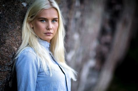 Amalie snøløs debuterer som skuespiller i sesong 3 av «semester», serien kjæresten herman tømmeraas også vi ble med amalie snøløs og dansepartneren jørgen på helikoptertur. Grimstad, Birkenes | Urædd-spiller på Farmen