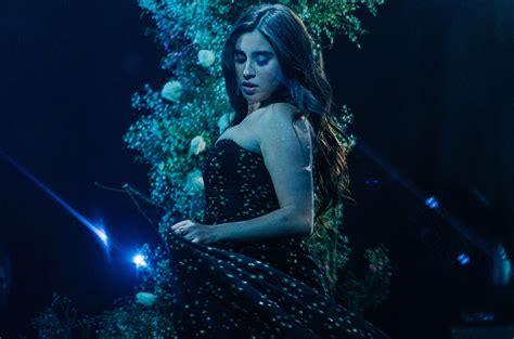 Lauren Jauregui Mesmerizes With Elegant Expectations Performance On