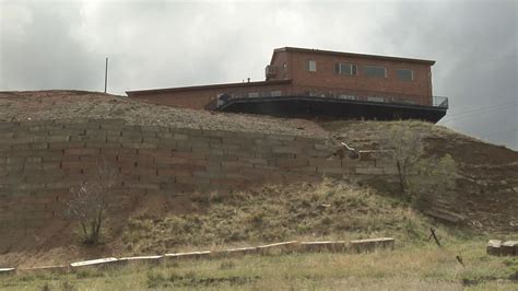 Retaining wall crumbles and neighbors fear for their safety