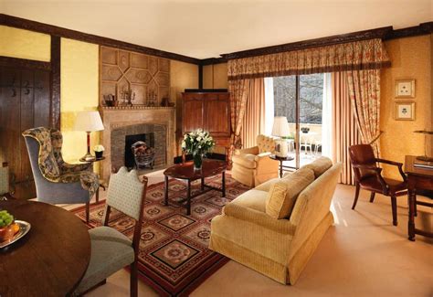 The dorchester opened on 18 april 1931, and it still retains its 1930s furnishings and ambiance despite being modernised. The Dorchester Hotel, London, Люкс, 1 двуспальная кровать ...