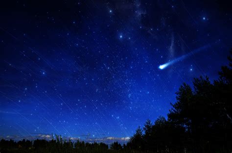 Blue Comet Wallpaper Flight Of The Comet In Space Wallpapers And