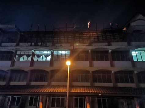 Demikianlah senarai sekolah tahfiz di selangor dan jika anda atau rakan anda berhasrat untuk menghantar anak ke sekolah tahfiz, diharapkan dengan adanya. Asrama terbakar: 131 pelajar maahad tahfiz selamat ...