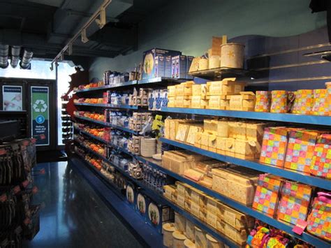 Sea life london gift shop. Gift Shop - Picture of National Sea Life Centre ...