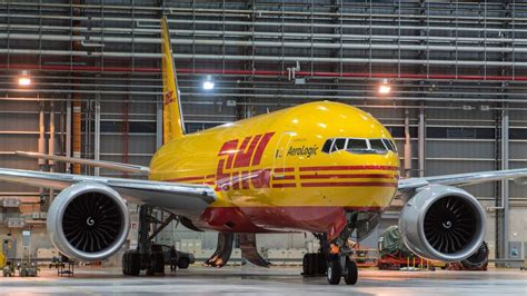 Finde den günstigsten dhl tarif für deine sendung alle paket und päckchen preise auf einem blick vergleiche und spare mit paket.net. Wer fliegt die DHL-Pakete in Europa? | FLUG REVUE