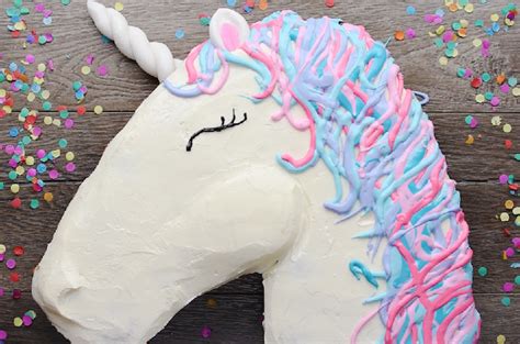 Hello friends, cake to ham hamesha se hi banate he lekin aaj ham rainbow cupcakes kaise banaye jate he. Pull Apart Cupcake Cake Ideas