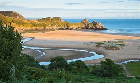 Пример предложения с pays de galles, памяти переводов. Les plus belles plages du Pays de Galles