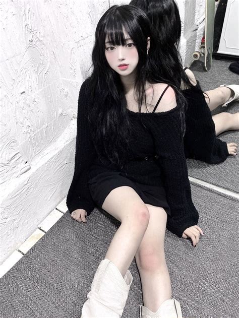 히키 Hiki On Twitter Korean Girl Fashion Cute Emo Girls Cute Japanese Girl