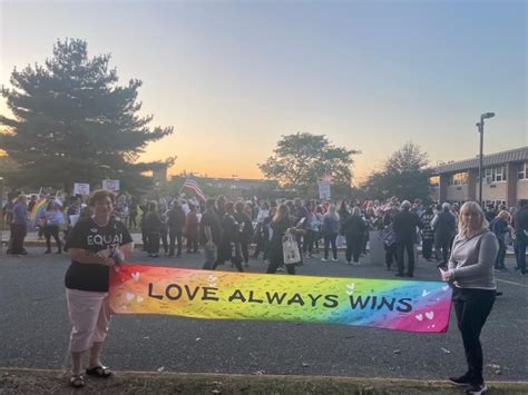 New York investigates Connetquot school district over banned