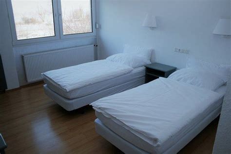 Und unausgeschlafen ist man am tag dünnhäutiger, weniger tolerant und kommunikativ, was ebenfalls schnell zu spannungen. Getrennte Betten