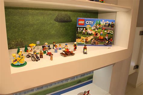 La Primera Figura De Lego En Silla De Ruedas