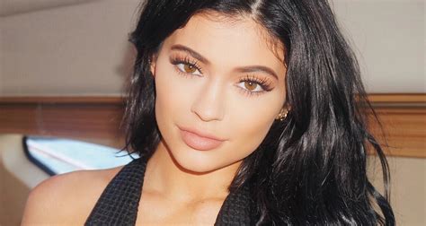 Kylie Jenner Makeup Routine All The Products Kylie Jenner Uses