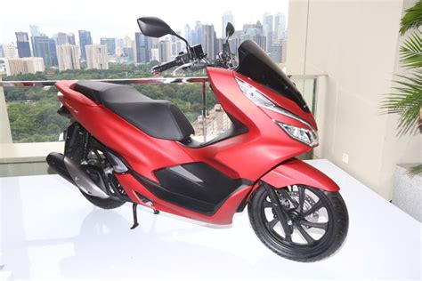 So you can read up on the new honda pcx150 in one place. All New Honda PCX 150 Indonesia launch Red front right quarter