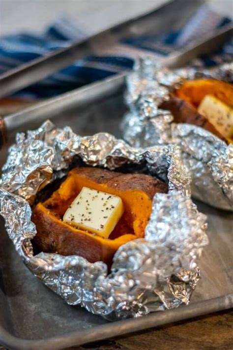 Preheat the oven to 425º and line a baking sheet with parchment paper. Grilled Baked Sweet Potatoes in Foil | Recipe in 2020 ...