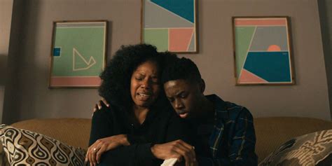 Lena waithe's the chi returns for its second season this spring, and showtime just released a new even at its best, the chi still feels like four different shows that are forced to exist within the same. The Chi: The Chi Season 3 Episode 4 Preview | SHOWTIME