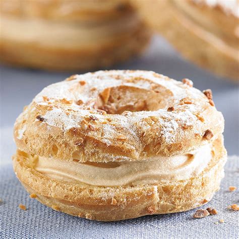 One of the most delicious of these pastries is the paris brest, and if you've never tried one, you may be missing out! 12 Paris Brest praliné