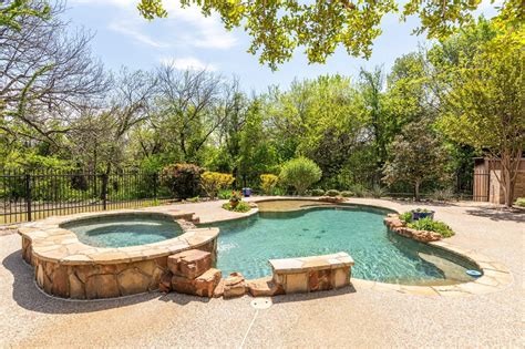 Ellis County Luxury House for Sale in Midlothian