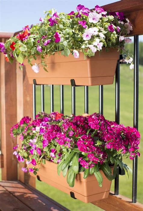 30 Awesome Diy Flowers Boxes Ideas Porch Flowers Vertical Garden