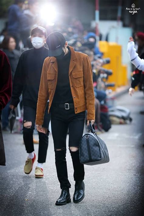 I can't help but notice how new gen this style is, and how it's strangely worn by our lethargic grandpa :joy BTS Suga (With images) | Korean fashion kpop, Kpop fashion ...