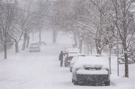 What requirements do your shoes need to fit your activities? Snow season begins in eastern Canada - RCI | English